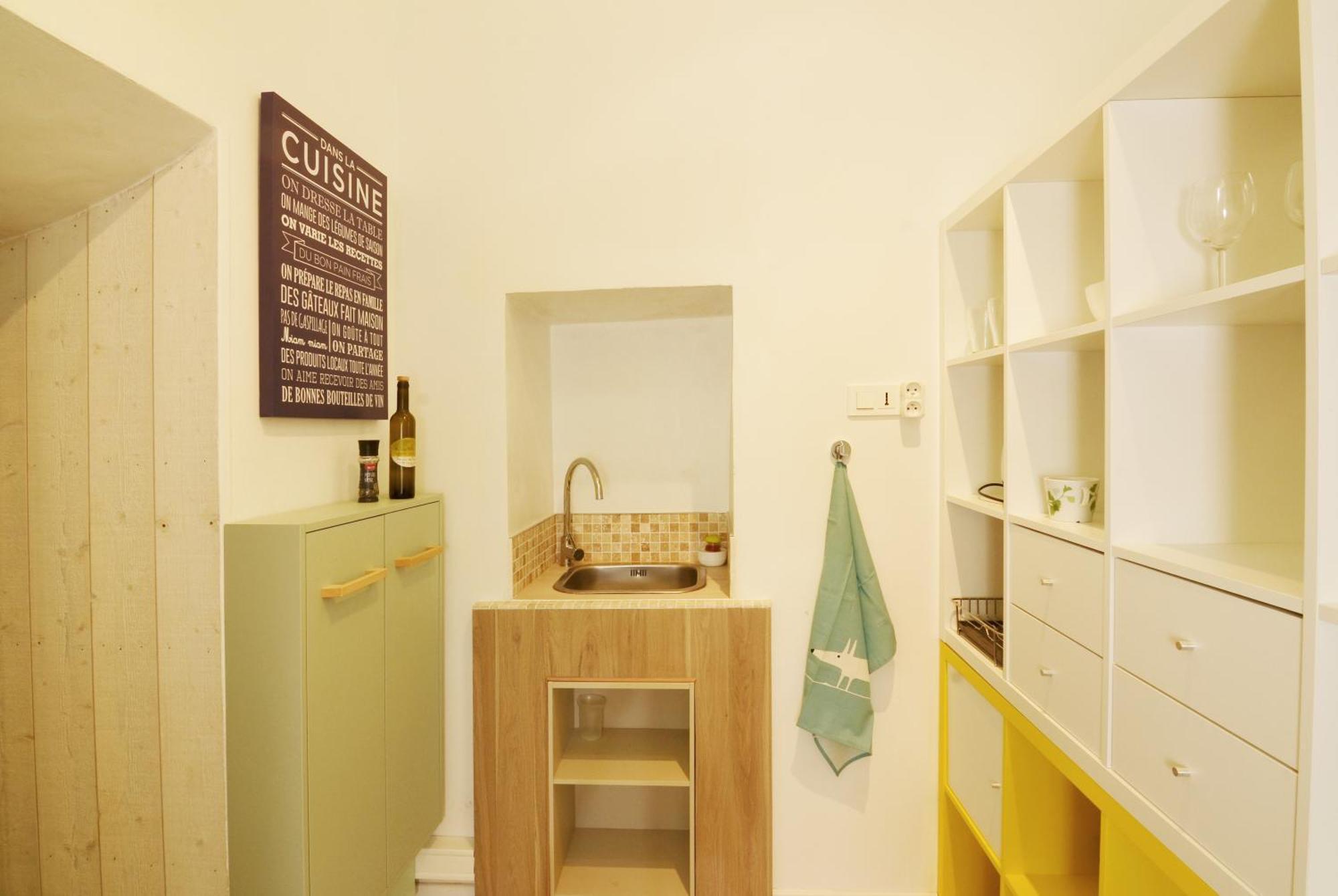 Clementine - Joli Studio Prive Avec Clim Calme A 70 M Du Centre Village De Lauris Buitenkant foto